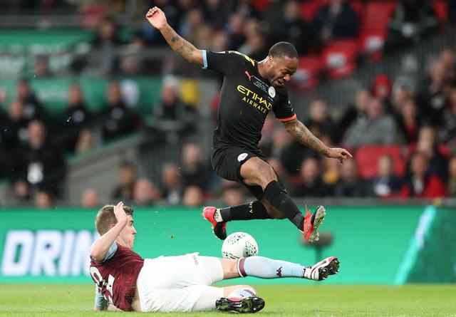 足球国足备战进入冲刺阶段，全队封闭训练